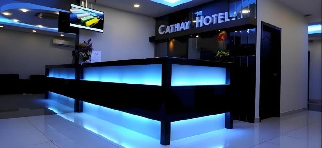 Cathay Hotel Кота-Кінабалу Екстер'єр фото